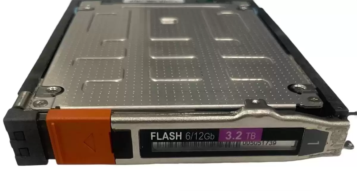 EMC 005051739 3.2TB SAS 12Gb/s 2D NAND MLC 2.5-inch Solid State Drive with Tray for VNX5200 5400 5600 5800 and 7600
