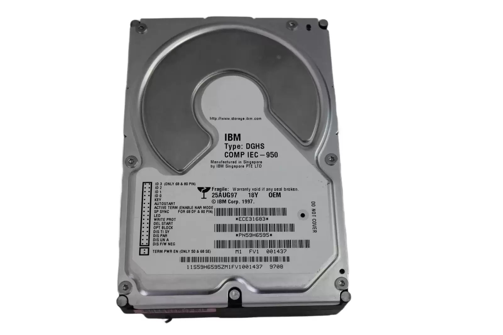 IBM 59H6595 Ultrastar 18XP 18.2GB Ultra Wide SCSI 80-Pin 7200RPM 1MB Cache 3.5-inch Internal Hard Drive