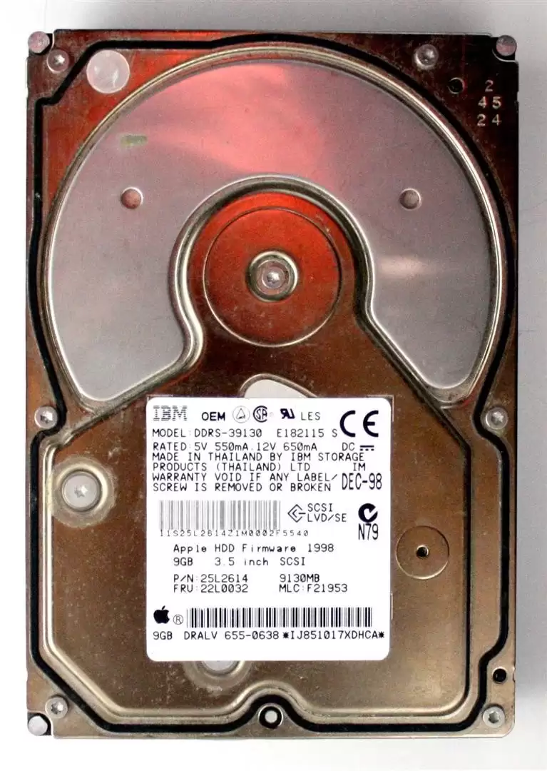 IBM 22L0032 Ultrastar 9ES 9.1GB 7200RPM Ultra Wide SCSI 68Pin 512KB Cache 3.5inch Internal Hard Drive