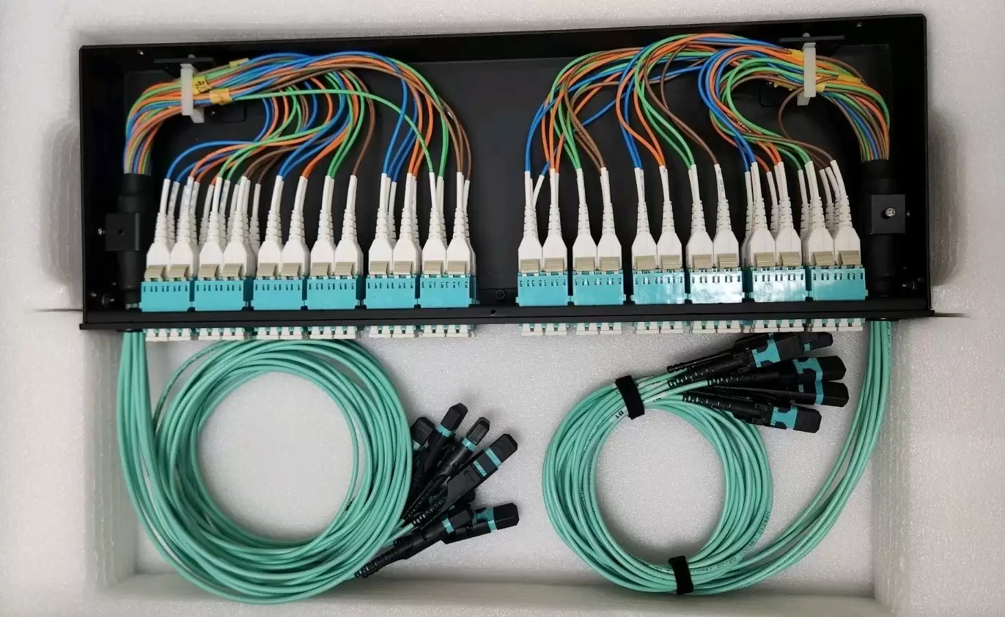 Dell VFDM9 40GX8 64-Port OM4 Fiber Optic Breakout Panel for PowerEdge FX2